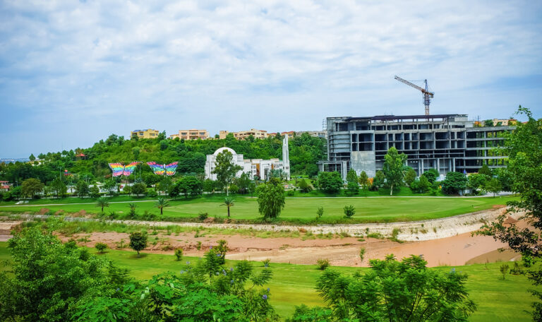 pindi-garden-city- Golf Course Park View